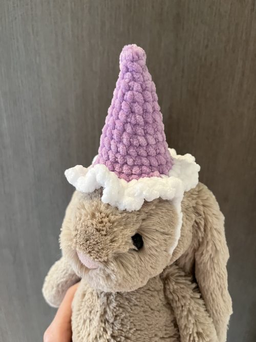 Gehaakt feest hoedje voor medium jellycat konijn