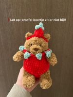 photo-output Gehaakt aardbei pakje en hoedje voor tiny bartholomew bear