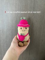 photo-output Gehaakt framboos hoedje en tasje voor peanut jellycat